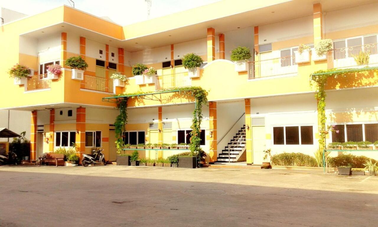 Hotel Kencana Rembang Zewnętrze zdjęcie
