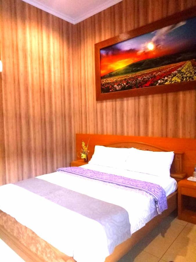 Hotel Kencana Rembang Zewnętrze zdjęcie